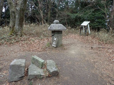 PC190022.jpg (126.36 KiB) 閲覧された回数 6087 回 経ヶ塚山