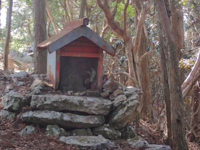 役の行者の祠