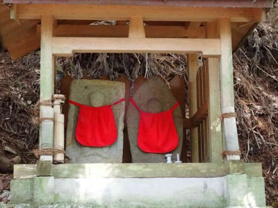 P5020034.jpg (70.36 KiB) 閲覧された回数 4371 回 杉谷のお地蔵様