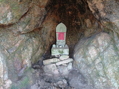 定穴の十一面観音