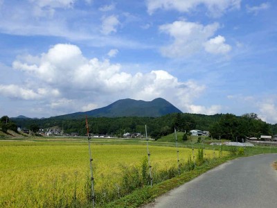 PA020049.jpg (63.44 KiB) 閲覧された回数 5681 回 右:大洞山 左:尼ヶ岳