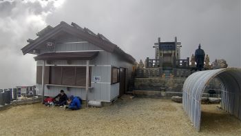 御嶽山山頂神社.JPG