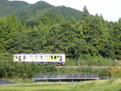 PA310043.jpg (112.29 KiB) 閲覧された回数 5188 回 関西本線を走るマッチ箱機関車