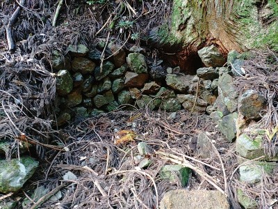 2024-11-04_09-36-10~2.jpg (254.38 KiB) 閲覧された回数 3349 回 コの字にきれいに積まれた石垣