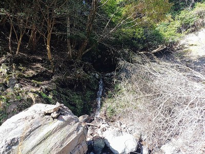 三神谷の入口
