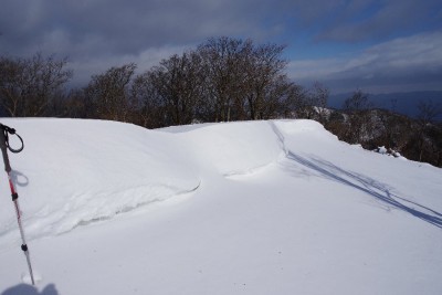 IMGP4634.JPG (75.56 KiB) 閲覧された回数 3615 回 巨大雪庇
