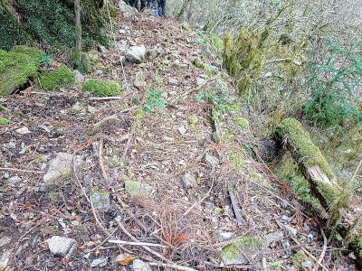 2024-12-28_09-00-48~3.jpg (304.98 KiB) 閲覧された回数 5939 回 2本のレールが残っています。