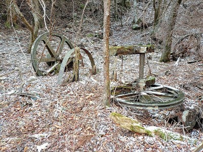 2024-12-28_12-16-08~2.jpg (316.9 KiB) 閲覧された回数 5930 回 残置された大きなプーリー