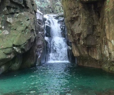 陰の滝1.jpg (488.7 KiB) 閲覧された回数 1846 回 陰の滝