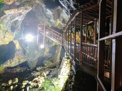 2025-06-24_07-04-14~2.jpg (270.16 KiB) 閲覧された回数 2334 回 銀山温泉上流の白金公園の延沢銀山坑洞