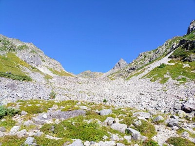 2025-09-06_07-55-43~2.jpg (176.28 KiB) 閲覧された回数 18218 回 槍沢森林限界からの槍ヶ岳