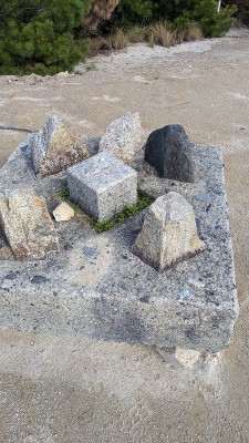 PXL_20251107_020647722.MP.jpg (222.39 KiB) 閲覧された回数 1677 回 三角点柱