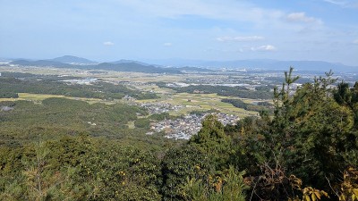 PXL_20251107_041509149.jpg (166.72 KiB) 閲覧された回数 1677 回 北西の琵琶湖方面