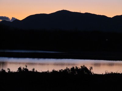 朝眺めた朝熊山