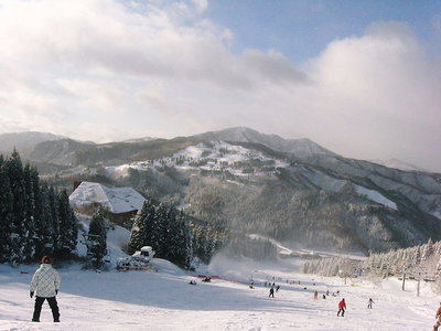 ● 雪明けで好いお天気だよ、寒気が過ぎてパウダースノウでは無いよ