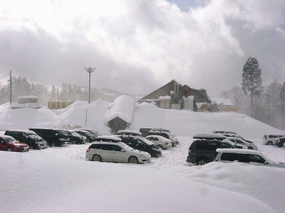 ● 安全で快適なベースキャンプ