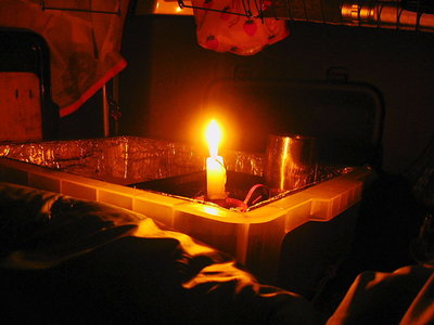 ● 灯りはホンノリ灯ればいい、お酒は熱燗の方が好いんだわ