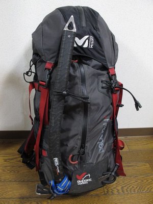 ３５ℓザックにつけても石突きが飛び出さないのがウレシイ。