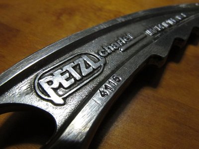 ペルツの後ろにシャルレの文字、猛者はもうないね。