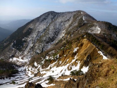 P1000388.JPG (300.3 KiB) 閲覧された回数 9972 回 文三ハゲから水無山を望む