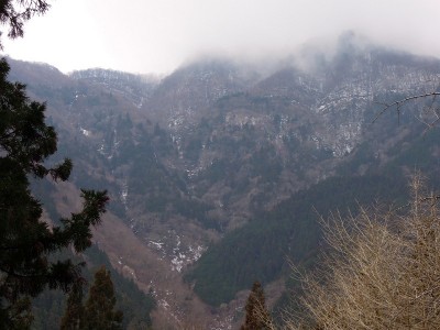 雪が融けた檜塚（2日）