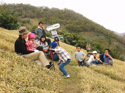 〇 三世代の家族、大人は元気ないけど子どもは元気だ（＾＾）