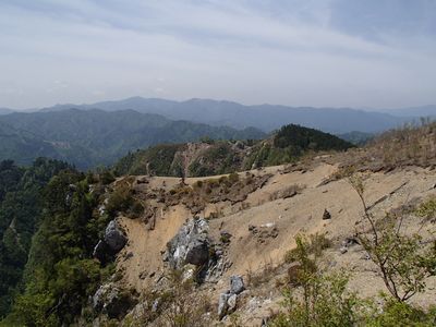 大杉国見山の明るい稜線歩き