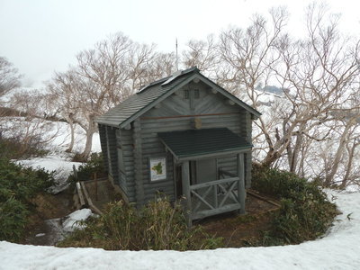 大倉山避難小屋