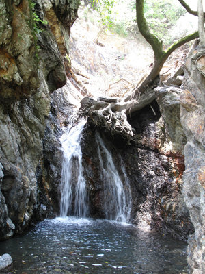 三鉱谷の左岸を巻く５ｍ滝（現在）