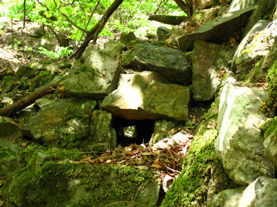 桧谷銅山の排水口