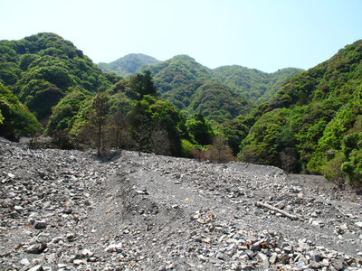 銚子谷と三鉱谷の出合（日ノ岡）