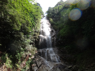 水量たっぷりの百間滝