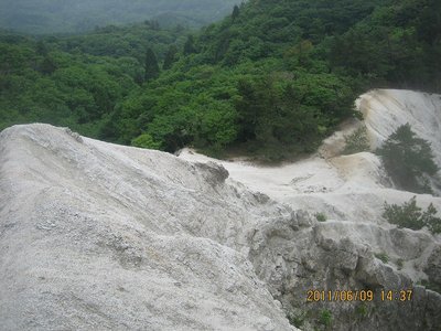 20110610ryu_hutoo 016.jpg (191.55 KiB) 閲覧された回数 18261 回 白谷のガレ