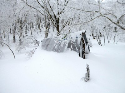 P1000693.JPG (193.04 KiB) 閲覧された回数 3470 回 最後の避難小屋