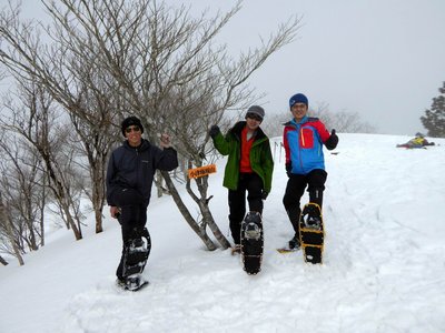 ガスっていた小津権現山山頂にて