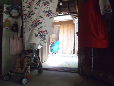 爽やかな風の通り道でお昼寝。