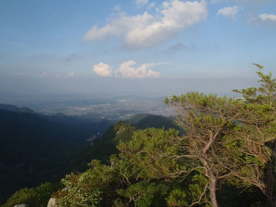 日陰尾根岩峰からの展望