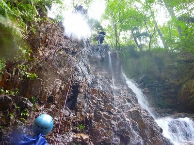 最後のくの字滝側壁