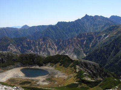 鷲羽岳から眺めた北鎌尾根。そそられました。