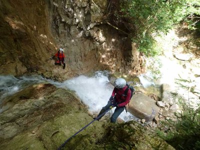よしさんの懸垂。さまになってます。