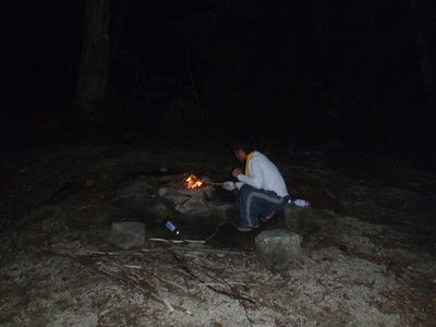 焚き火で遊ぶ･････