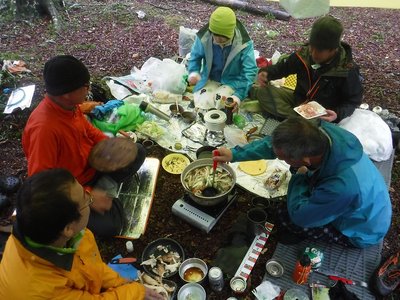 鍋奉行はわりばしさん。お味の方は・・・・・美味い！！！