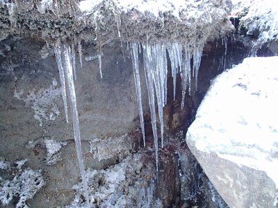 resizePC297662.jpg (209.61 KiB) 閲覧された回数 5778 回 結構長いツララ