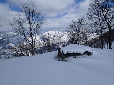 ３月１１日　横山岳山頂付近