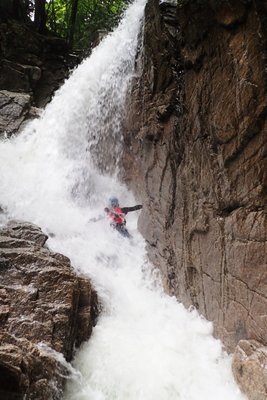 6.jpg (267.43 KiB) 閲覧された回数 4499 回 岩提の滝突破