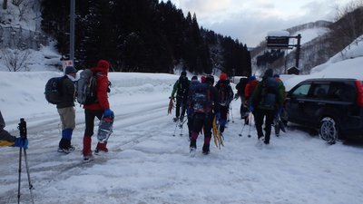 八草トンネル東口をスタート