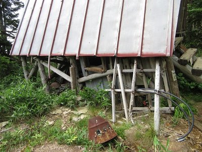 基礎部分が軒並み傾いてた(-_-;)