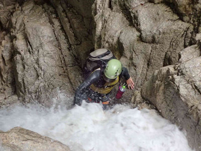 水の中を登るKeikokuさん
