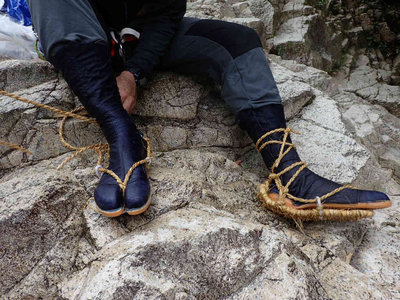 P8280056.jpg (109.09 KiB) 閲覧された回数 4412 回 天然記念物並みの足袋と草鞋