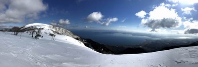 びわ湖を望みながら蓬莱山に向かっています